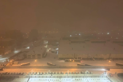 Метель обрушилась на Тюмень, создав снежные заносы