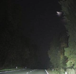 «Медузу» от ракеты поймали петербуржцы на фоне «невидимой» авроры (видео, фото) | Источник: Дарина Соболь / instagram.com/_topotkotov