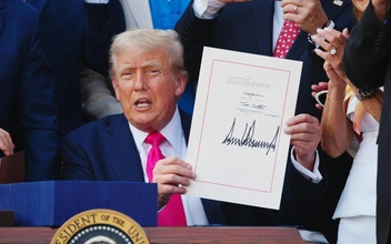 Психолог рассказал, что говорит о Трампе его размашистая подпись