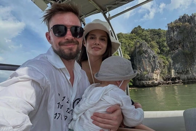 Александр Петров поздравил жену с Днем влюбленных