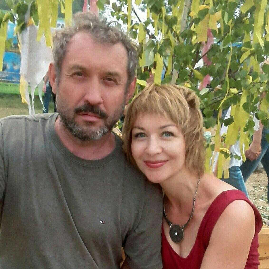 «Проверят постройки, уборные, подвалы, чердаки»: новые подробности поиска Ирины, Сергея Усольцевых и 5-летней Арины