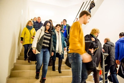 Во Владивостоке эвакуировали три поликлиники