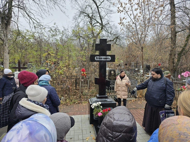 Здесь также похоронен священнослужитель | Источник: Семен Коротов-Майбах / 164.RU