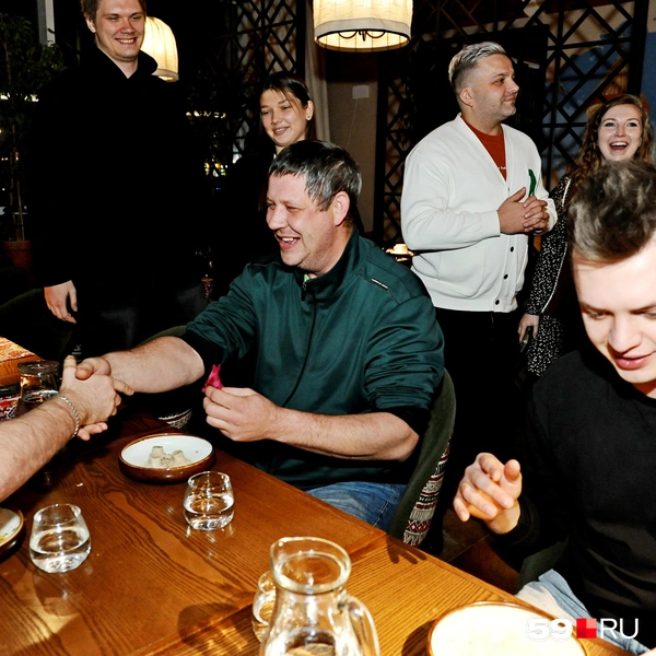 Поздравление от соперника | Источник: Ирина Тропина / 59.RU