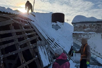 В Казани обрушилась крыша дома, отопление отключено