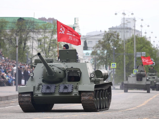 Легендарные танки также участвовали | Источник: Владислав Лоншаков / E1.RU