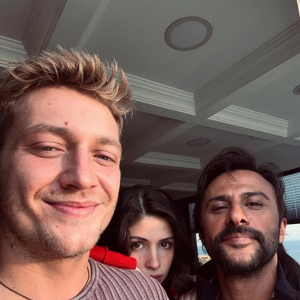 Источник: @erdemsanlii