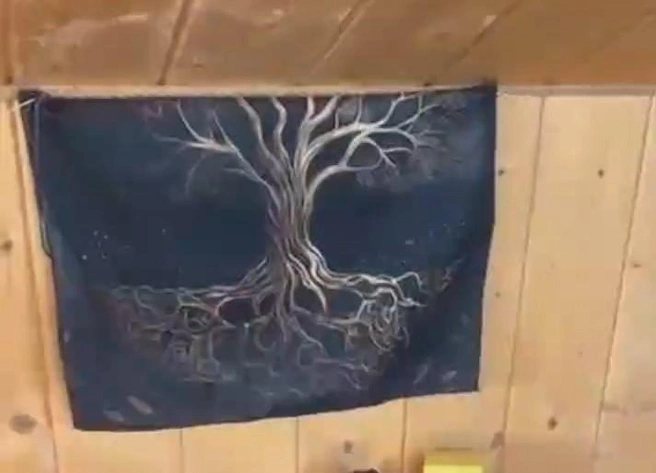 Один из символов найденных в доме «ведьмы» — такое изображение связывают с древними славянскими традициями | Источник: МВД Краснодарского края