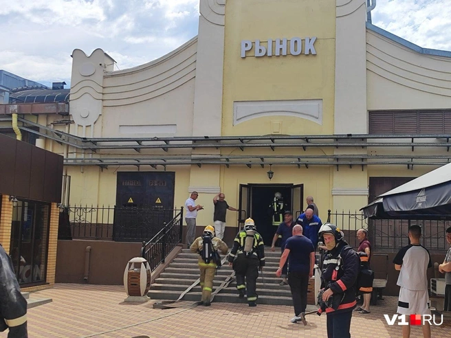 Очевидцы сообщают о задымлении на рынке | Источник: читатели V1.RU