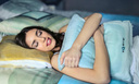 Реабилитолог Одинцев перечислил лучшие и худшие позы для сна