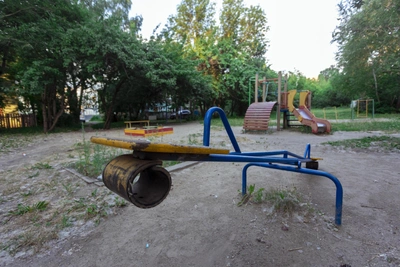 В Уфе девочка сломала позвонки на качелях — суд присудил 300 тысяч