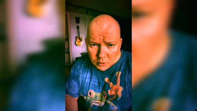 «Снимай, доцент, очка с хлебала»: комическая агитация по поправкам о защите русского языка (видео)