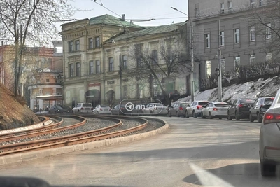 Зеленский съезд закрыт после оползня, пробка на Лыковой дамбе