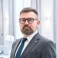 <p>Михаил Комасов</p>
