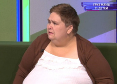«Думала, хорошего человека должно быть много»: весящая 150 кг мать 11 детей умирает из-за ожирения