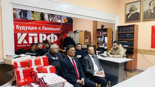 Рустам Хафизов — второй ряд, крайнее место справа | Источник: Рустам Хафизов / vk.com