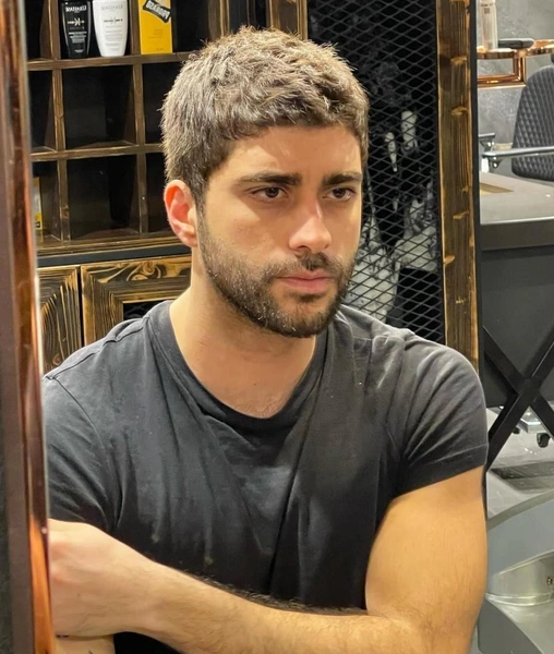 Догукан Гюнгер | www.starhit.ru