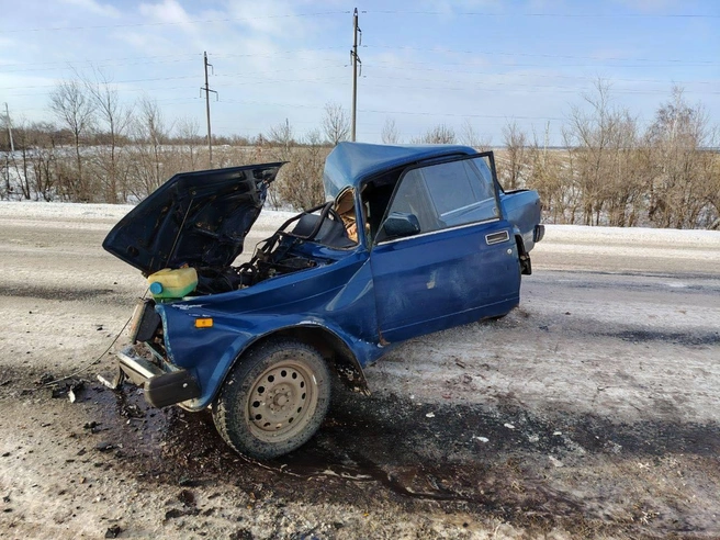 Автомобиль очень сильно деформирован | Источник: ГКУ Самарской области «Центр по делам ГО, ПБ и ЧС»