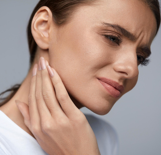 Почему появляется зуд в горле: причины возникновения неприятного симптома