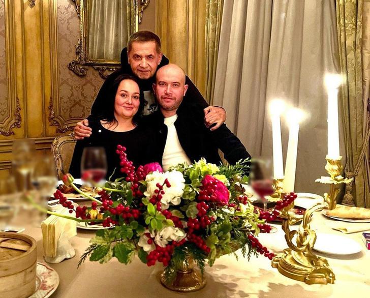 Расторгуев показал редкий кадр с 45-летним сыном — похожи, как две капли