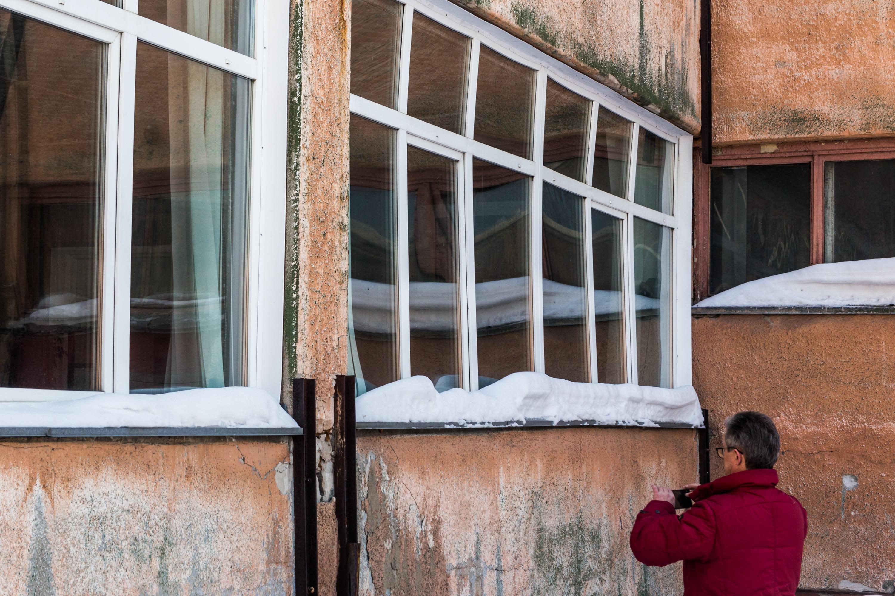 Класс в лицее № 185 Новосибирска закрыли из-за погнутого окна в феврале  2019 г. - 15 февраля 2019 - НГС.ру