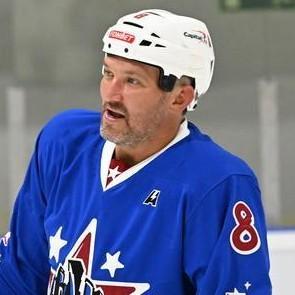 Александру Овечкину выбили зуб и разбили лицо клюшкой в матче против «Чикаго» — видео