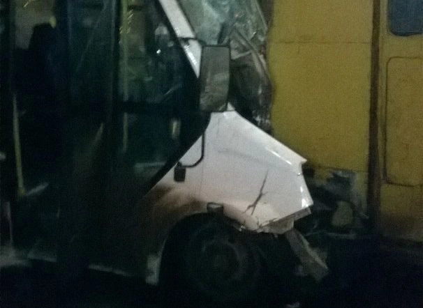 В центре Рязани маршрутка въехала в троллейбус | ya62.ru