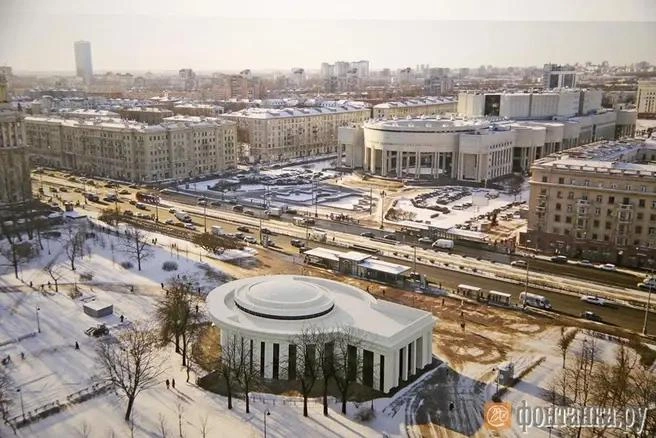 Приказ наступать. Пассажирам «Парка Победы» предлагают оттоптаться на вермахте | Источник: Павел Каравашкин/ «Фонтанка.ру»