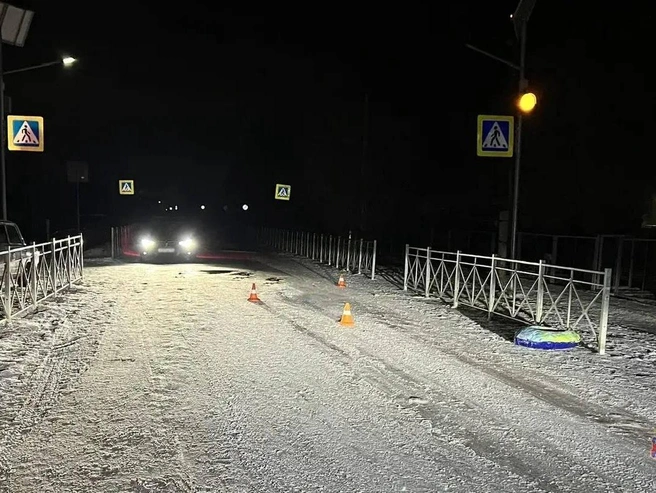 Авария произошла непосредственно у входа в сельскую школу | Источник: ГУ МВД России по Волгоградской области