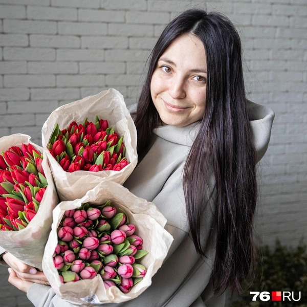 Цены на букеты зависят от количества тюльпанов | Источник: Артем Бауман / 76.RU