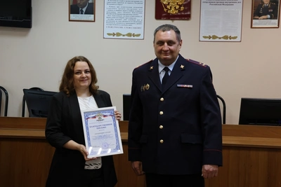 Череповчанку наградили за поимку пьяного водителя