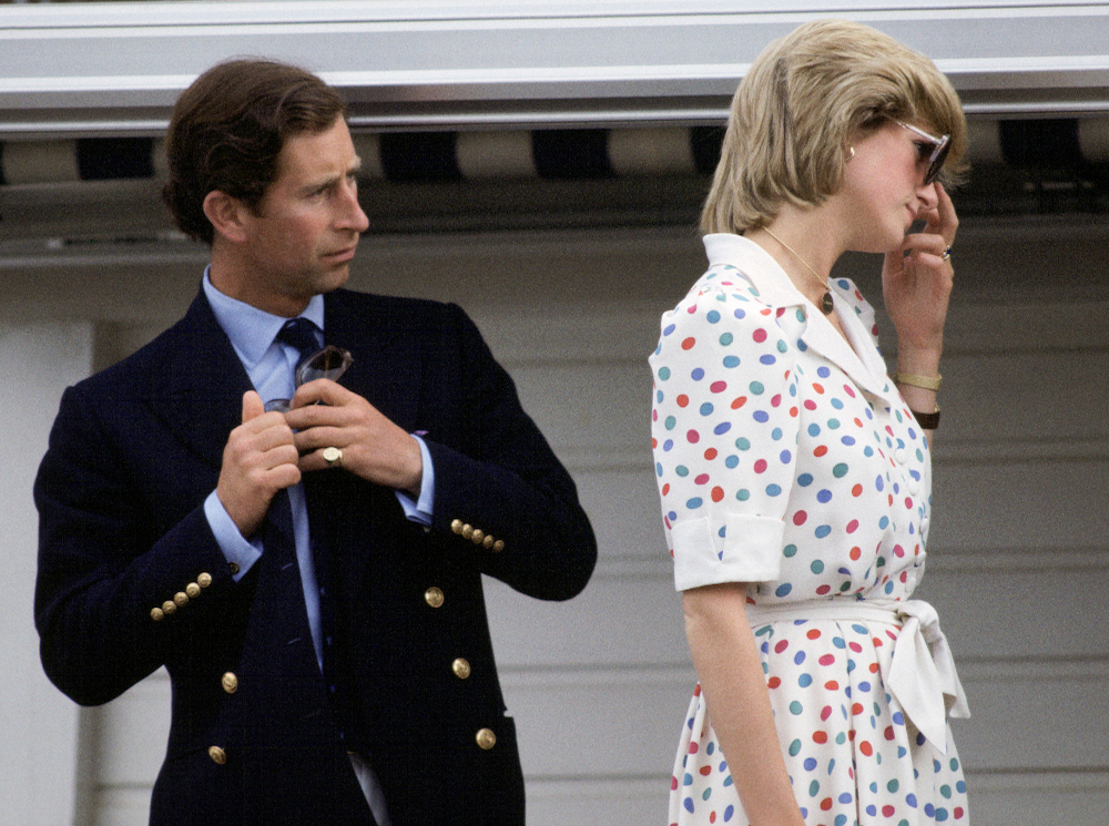 Сигнал бедствия: как принцесса Диана пыталась сообщить, что с ее браком не все в порядке | marieclaire.ru