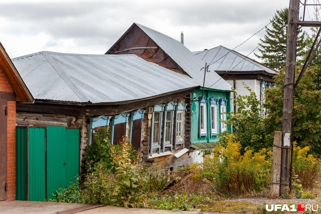Дом сильно покосило | Источник: Булат Салихов
