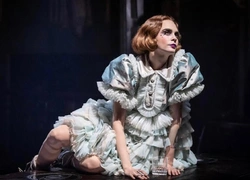 У супермодели Кары Делевинь сгорел дом за 7 миллионов долларов