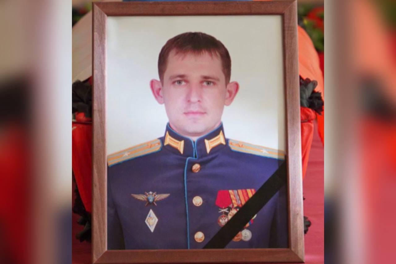 Младший брат погибшего героя 63. Герой России посмертно.