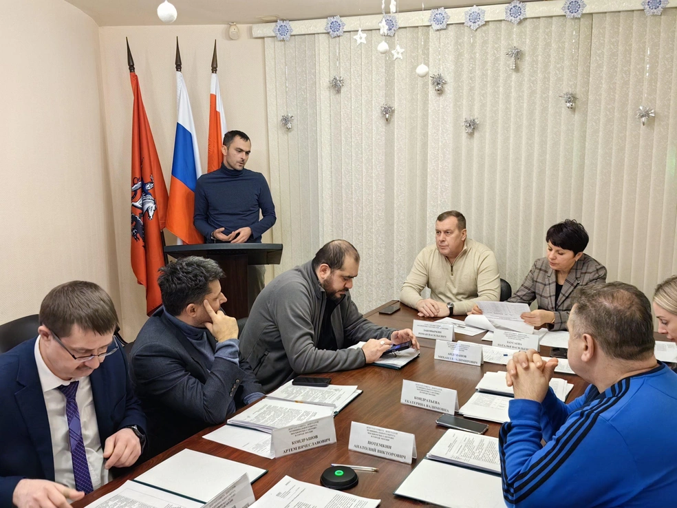 Должность замдиректора ГБУ «Жилищник района Москворечье-Сабурово» занимает 38-летний Илья Комаров. Ранее он работал в Дирекции Единого заказчика в Коньково и в «Жилищнике» Обручевского района | Источник: Наталья Рогило / Газета «Наше Москворечье-Сабурово»