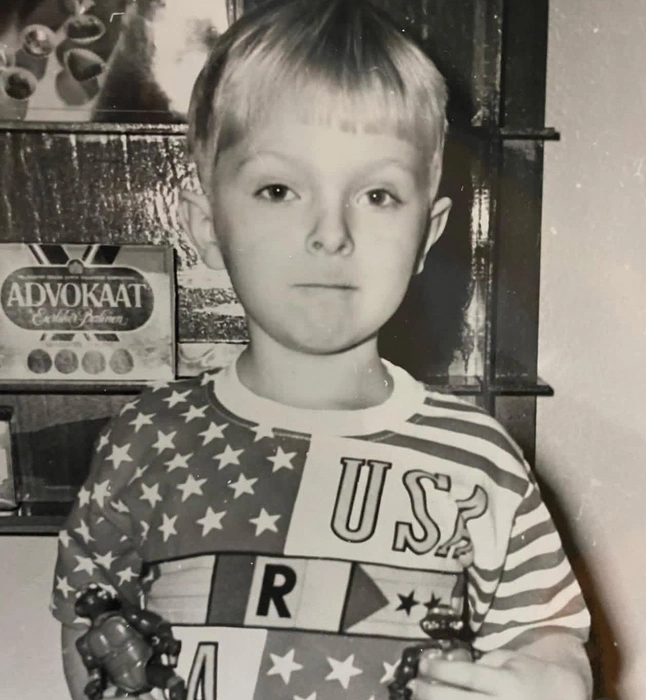 Виталий в детстве | Источник: borzenkov_ketch / Instagram (экстремистская организация, деятельность запрещена в РФ)