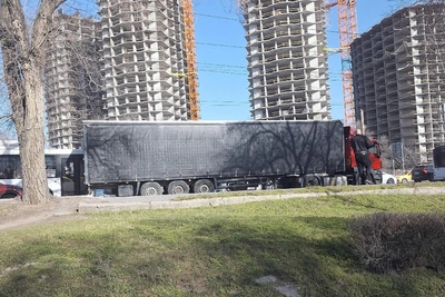 «Куплю машину в начале пробки»: затор на Стачки парализовал Ростов