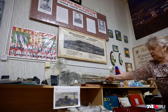 На панорамном снимке 1936 года сверху хребта уже видны провалы после добычи | Источник: Михаил Шилкин