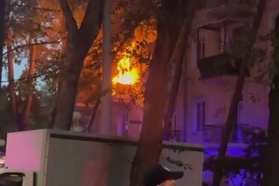Балкон загорелся в Постниковом овраге в Самаре