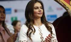 Стильная укладка, винтажная брошь: Кабаева появилась на инаугурации президента в элегантном костюме