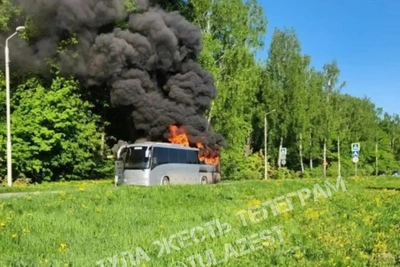 В Туле утром сгорел пассажирский автобус в Молодежном