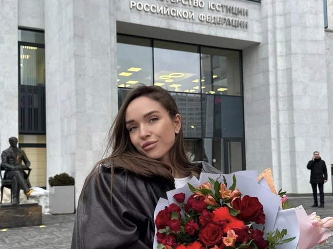 Стас Пьеха и Полина часто посещают мероприятия вместе | Источник: pplexanova / Instagram (экстремистская организация, деятельность запрещена на территории РФ)