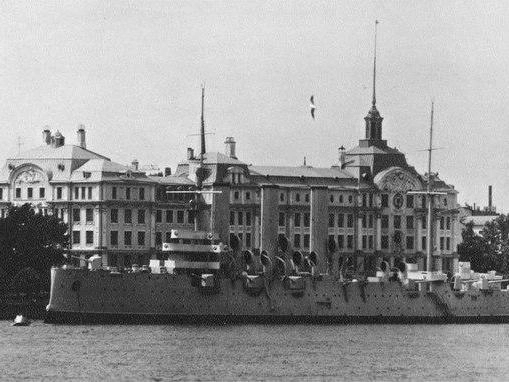 Открытка с изображением «Авроры» в Ленинграде, 1960-е годы | Источник: Из фондов ЦВММ