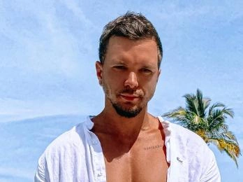 Гусев приехал на пересадку волос в Турцию, Боня сменила горы на яхту, а Джиган в синяках. Соцсети звезд