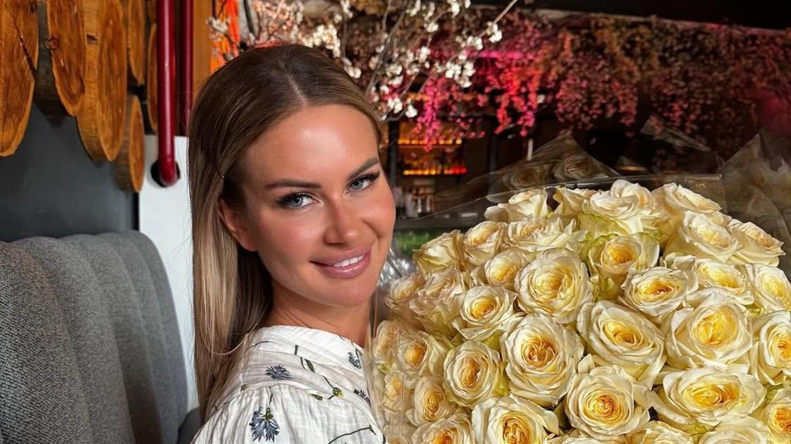 Тіркеусіз жыныстық қатынас Метродағы секс және порно