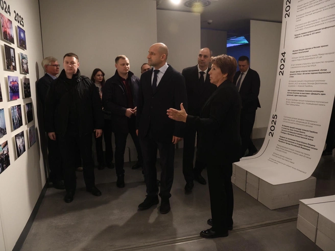 Экскурсию для высокопоставленных гостей провела Татьяна Юмашева, дочь Бориса Ельцина | Источник: Владислав Лоншаков / E1.RU