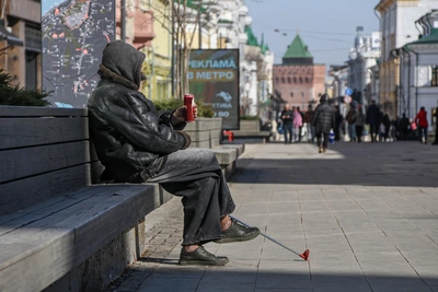 Банда подростков терроризирует прохожих на Большой Покровской