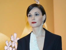 «Хорошая жена». Как Александра Урсуляк развелась, влюбилась в скрипача и стала многодетной мамой