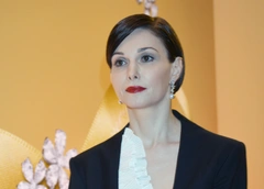 «Хорошая жена». Как Александра Урсуляк развелась, влюбилась в скрипача и стала многодетной мамой